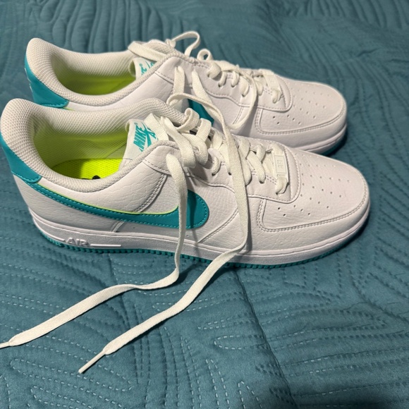 Nike shoes - Picture 2 of 6